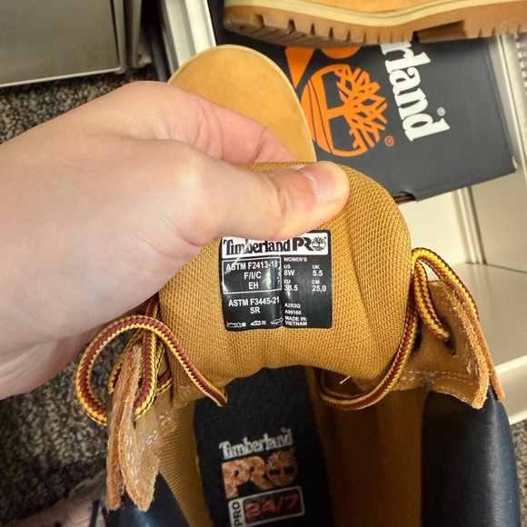 Women's Direct Attach 6" Steel Toe Waterproof Work Boot - Picture 6 of 8